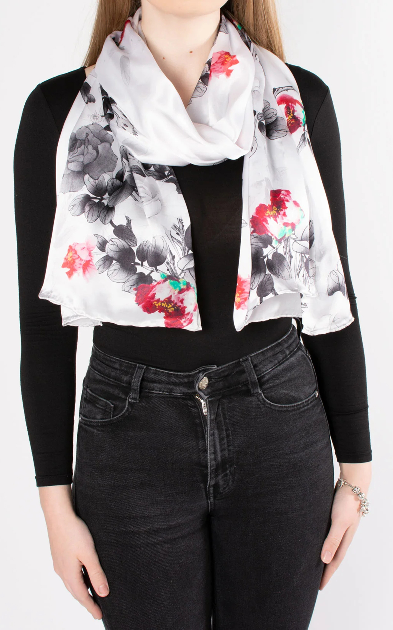 Fashionable And Delicate Silk Scarf For Women