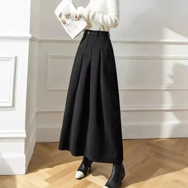 Lightweight Pleated Midi Skirt
