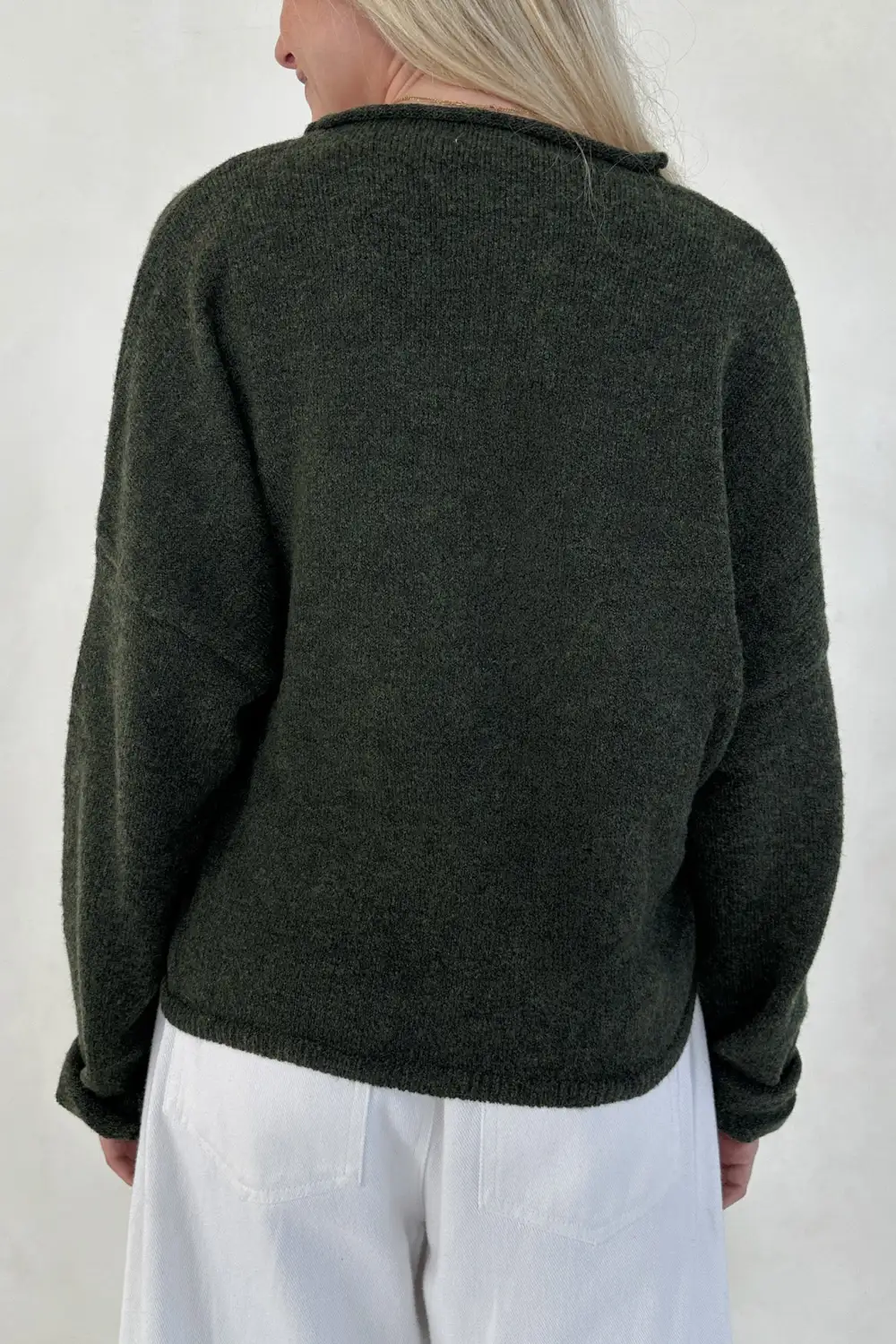 Clean Shape Relaxed Soft Cardigan