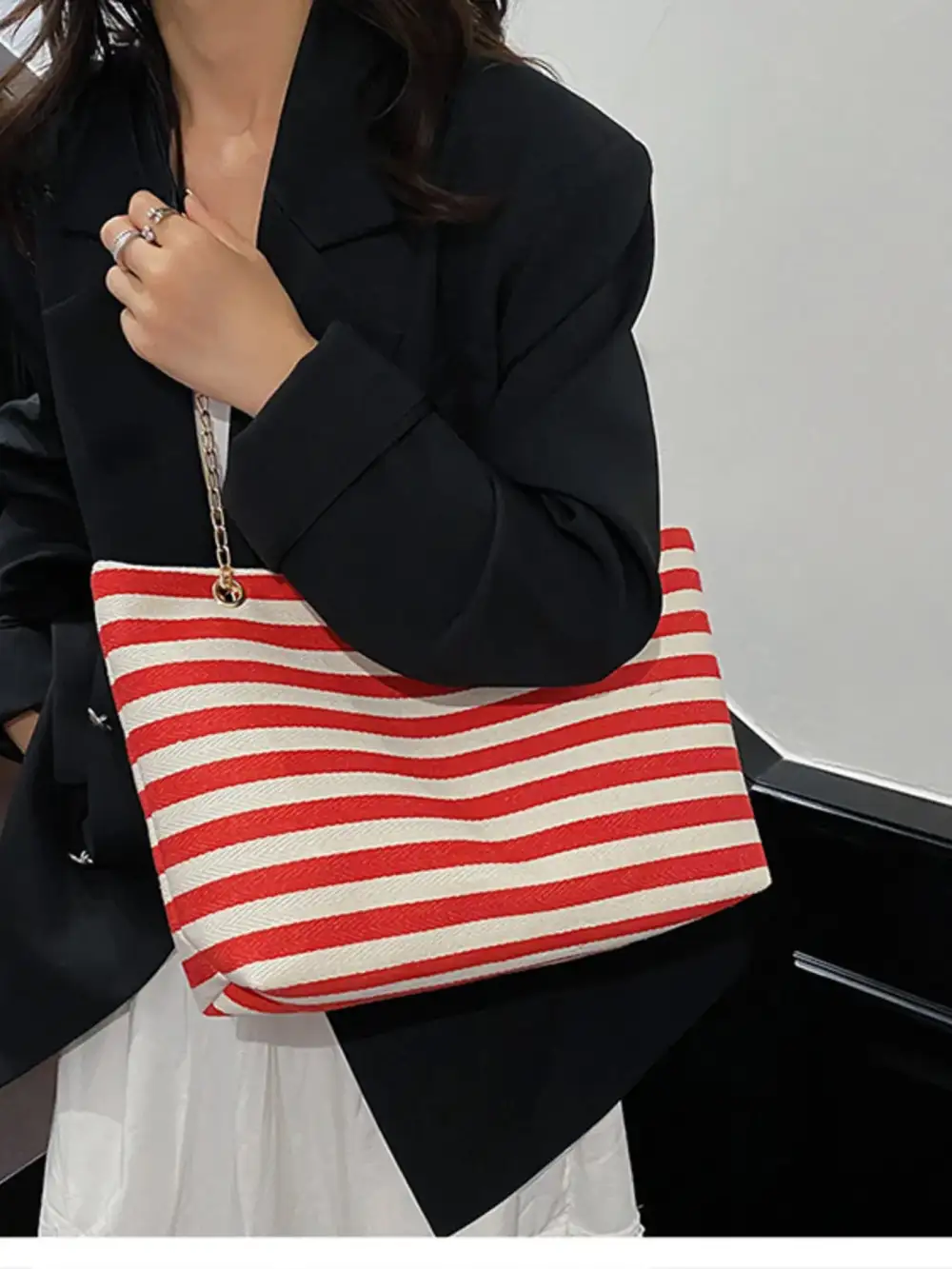 Striped Chain Strap Shoulder Bag