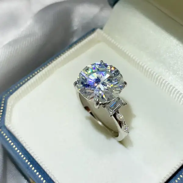 Daily Moissanite Jewelry