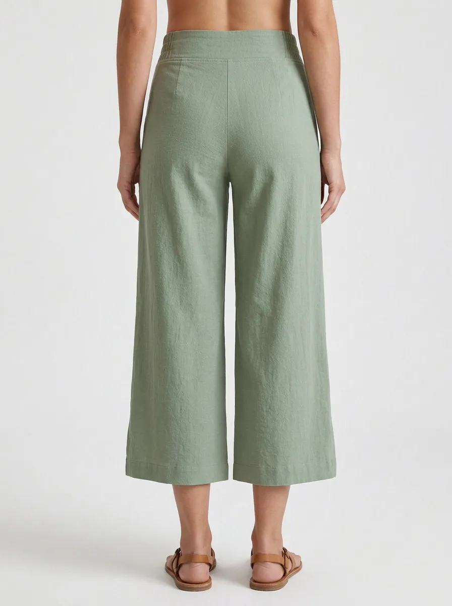 Essential Design Women's Cropped Pants