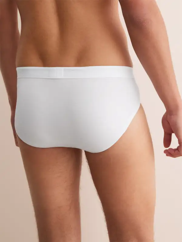 Minimal Modal Briefs