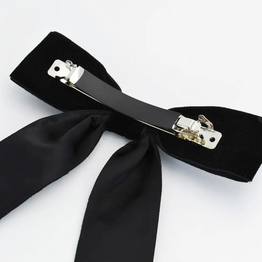 Compact Everyday Styling Accessory