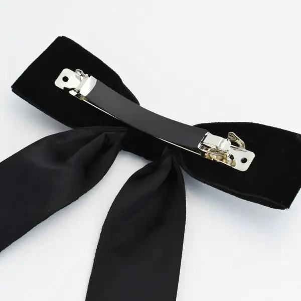 Compact Everyday Styling Accessory