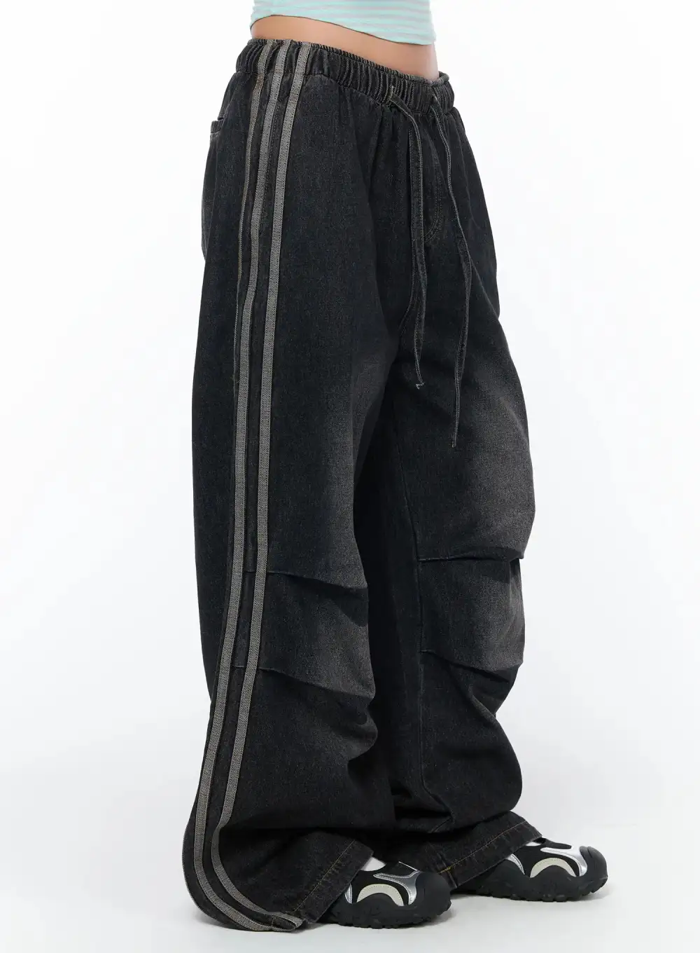 Wide Leg Track Balloon Jeans