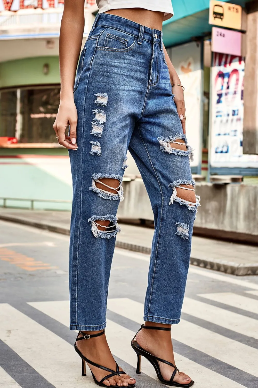 Clean Distressed Pocketed Denim Jeans
