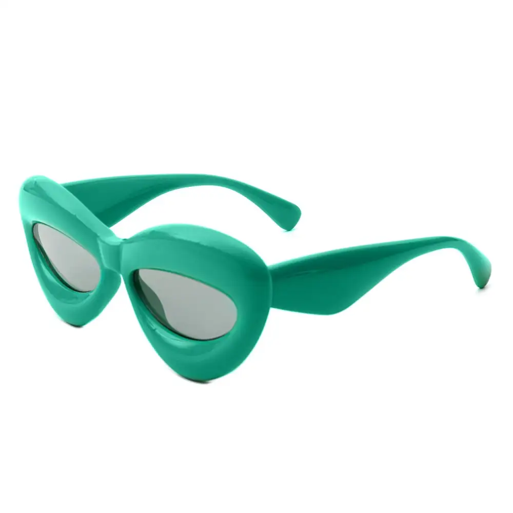 Lightweight Cat Eye Frame Sunglasses