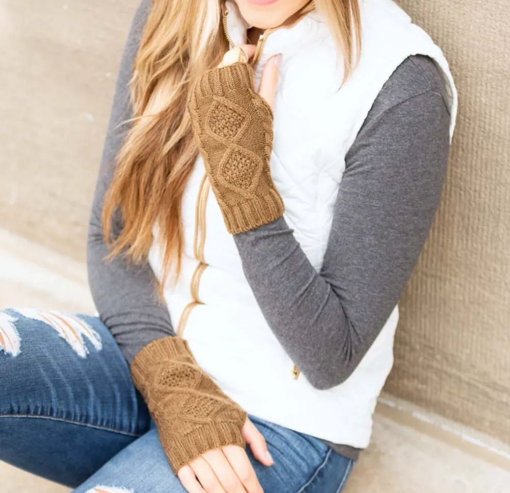 Cable Knit Short Handwarmers