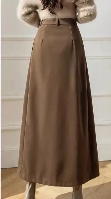 Lightweight Pleated Midi Skirt