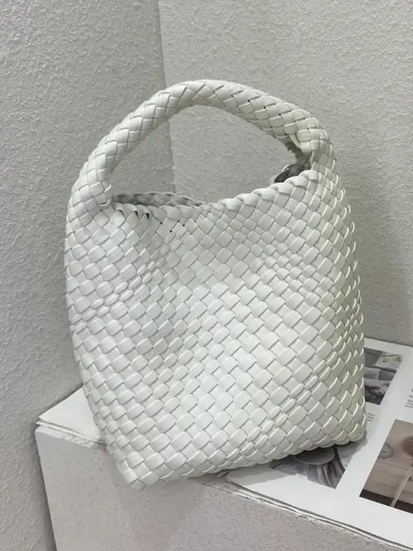 Refined Woven Vintage Shoulder Bag