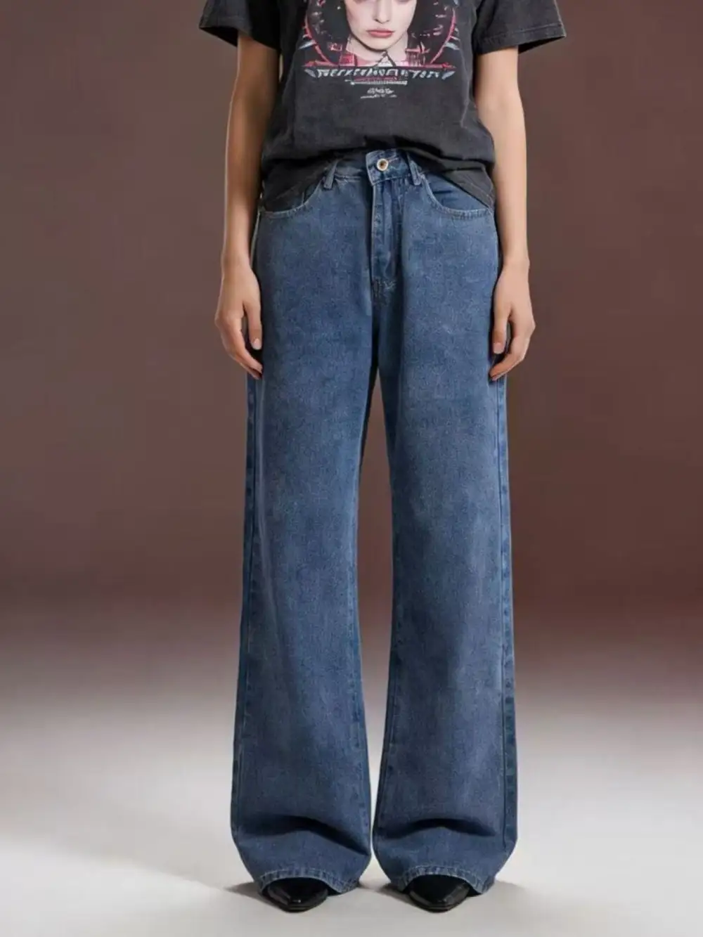 Contoured Wide Leg Denim Jeans