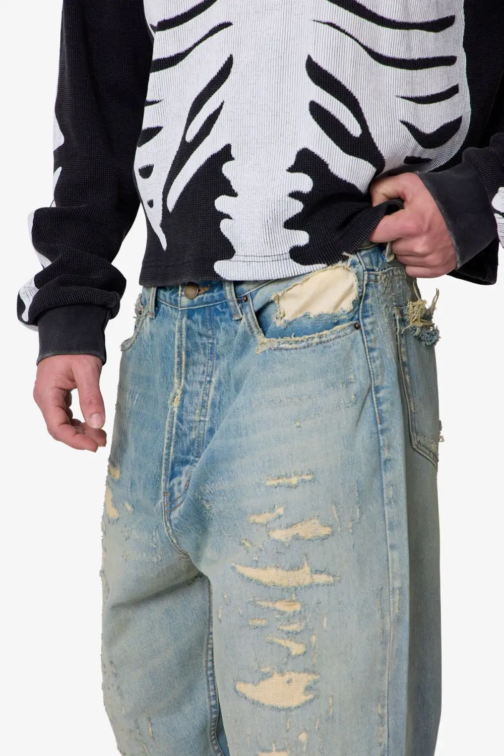 Distressed Ultra Baggy Jeans