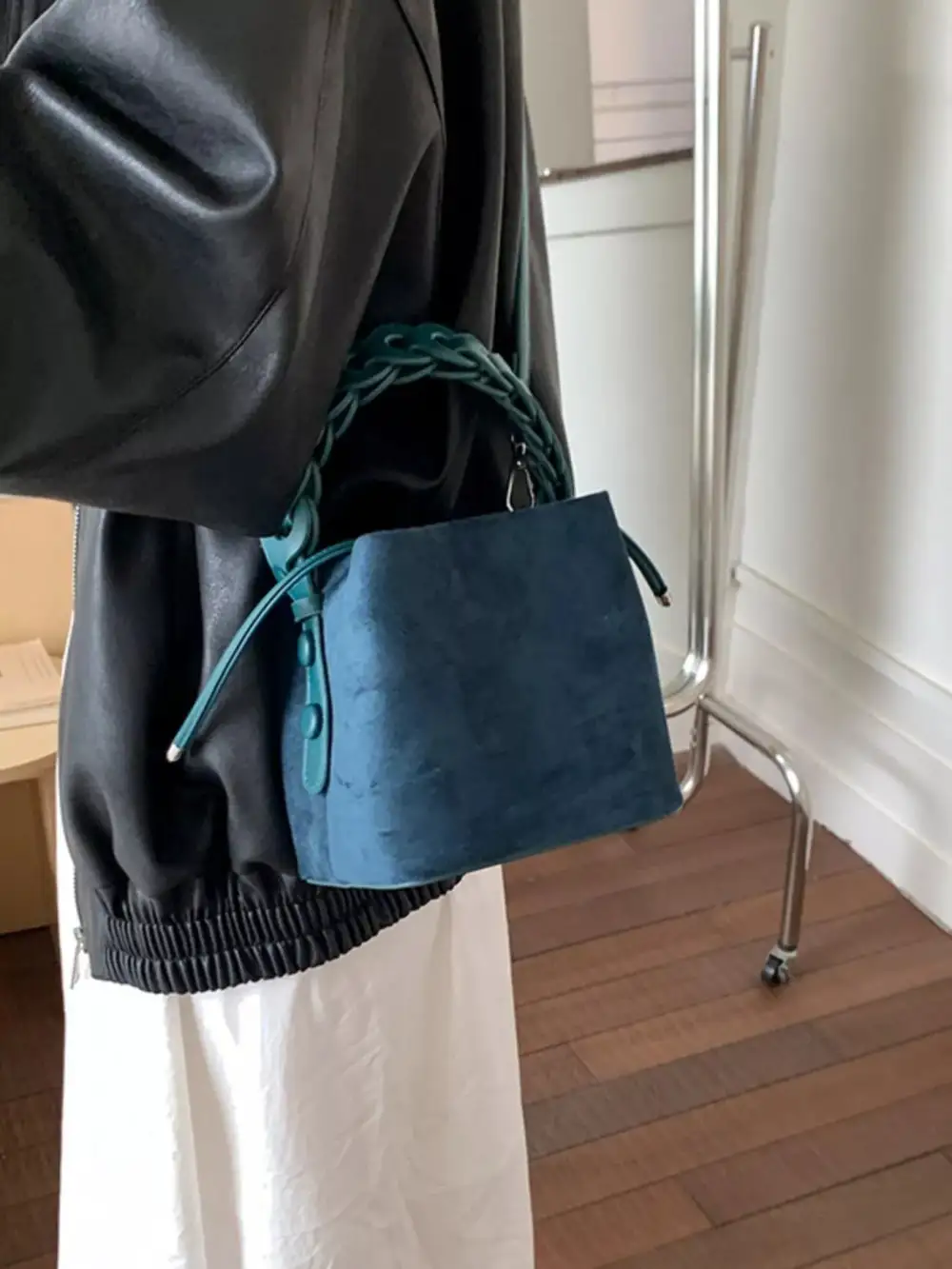 Chain Strap Crossbody Bag