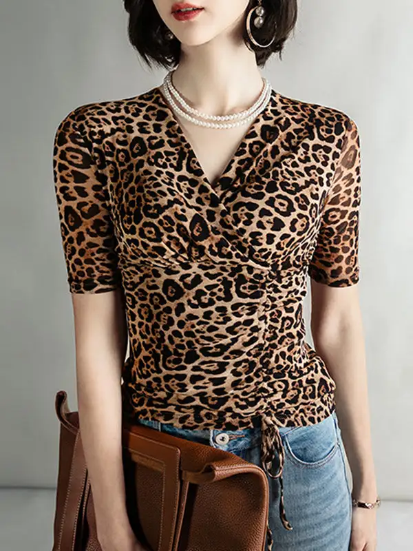 Half Sleeve Slim Fit Leopard Pleat Detail V-Neck T-Shirt