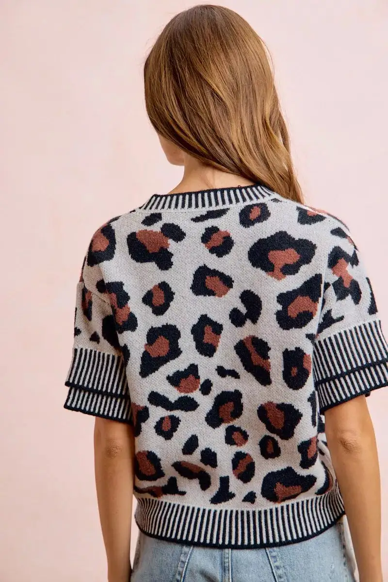 Two Tone Detail Leopard Knit Double Sleeves Top