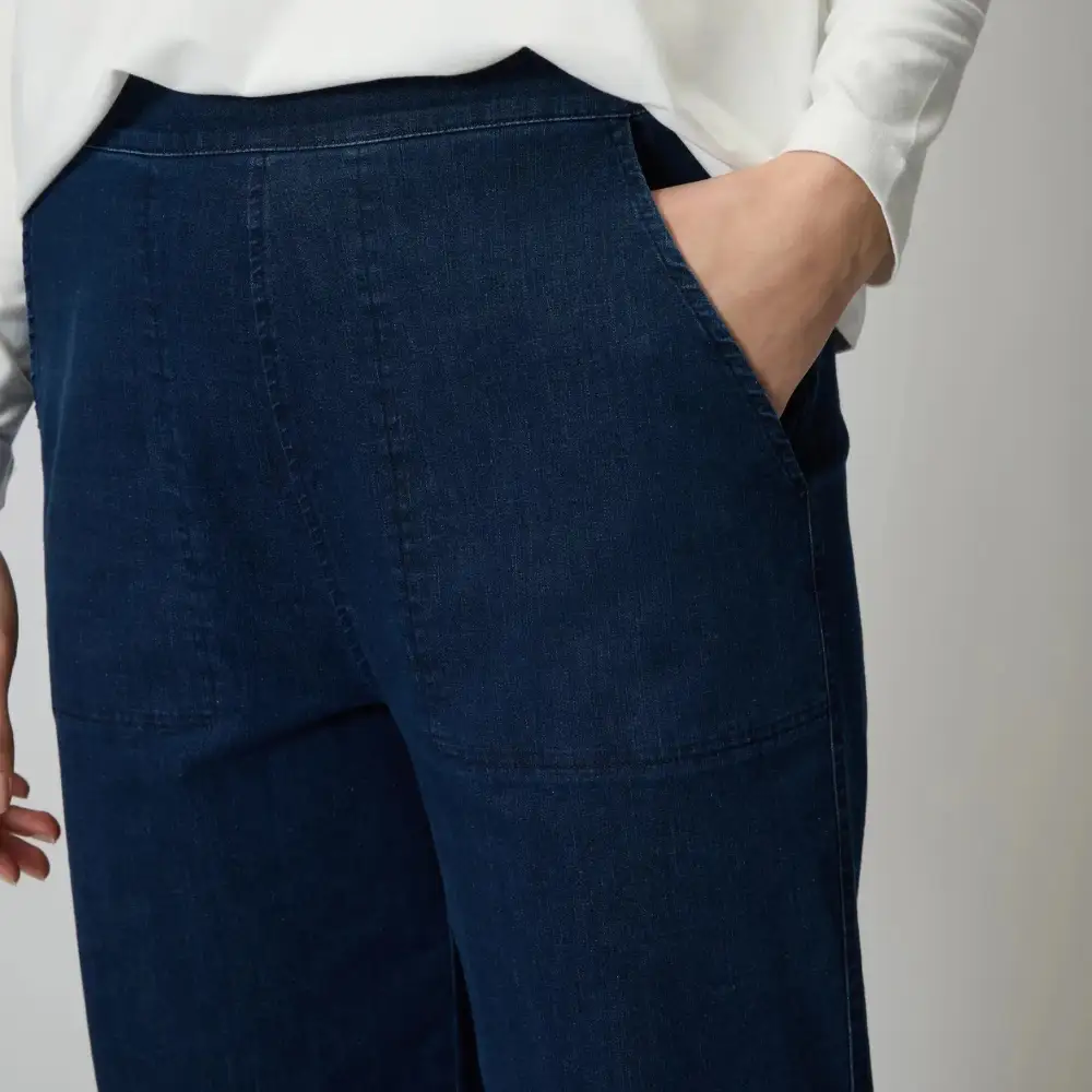 Classic Straight-Leg Cropped Women's Trousers