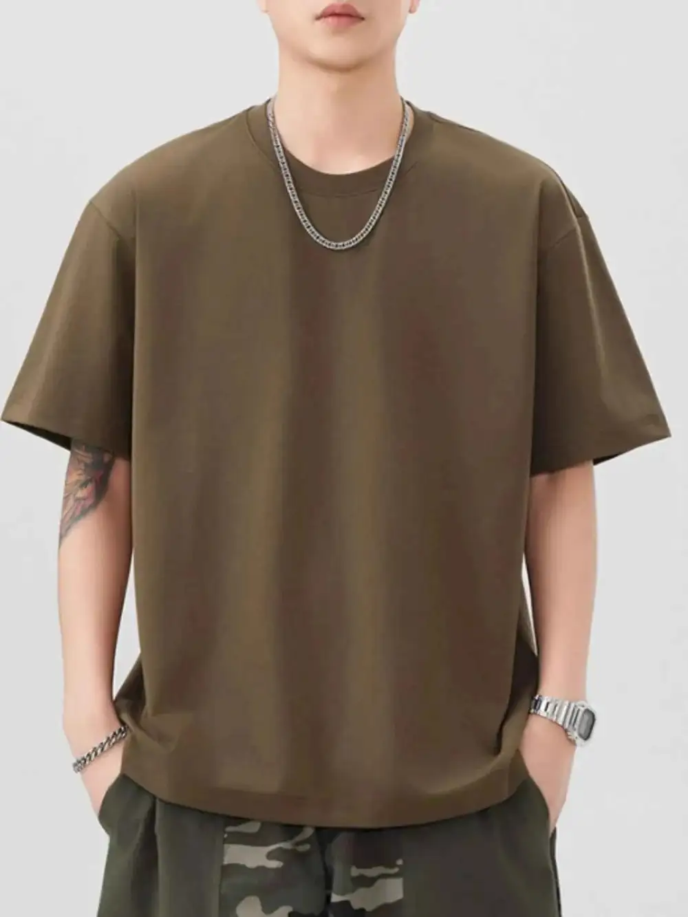 Minimal Round Neck Short Sleeve T-Shirt