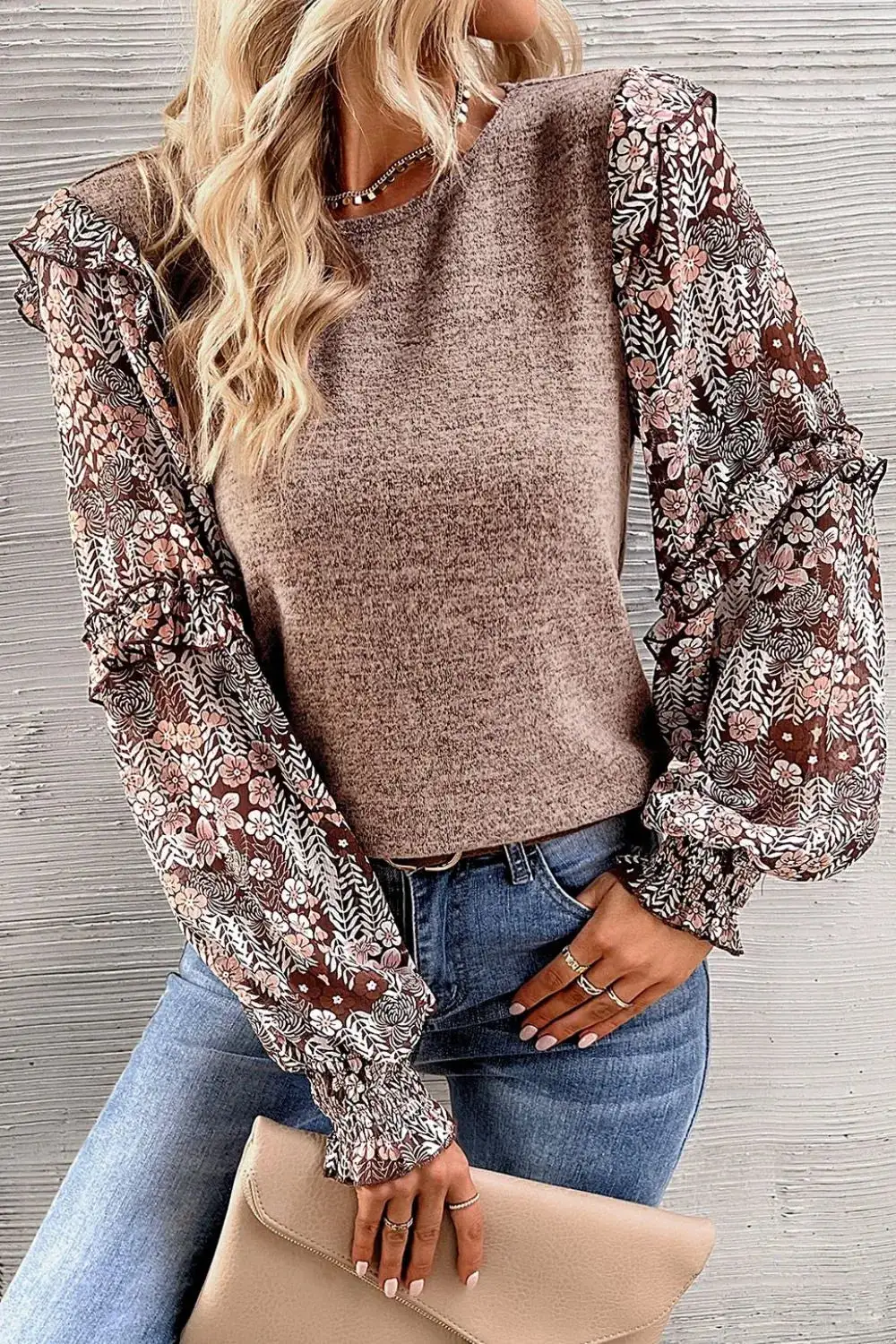 Clean Soft Floral V-Neck Blouse