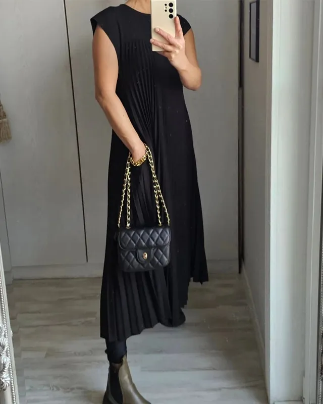 Timeless And Comfortable Dress