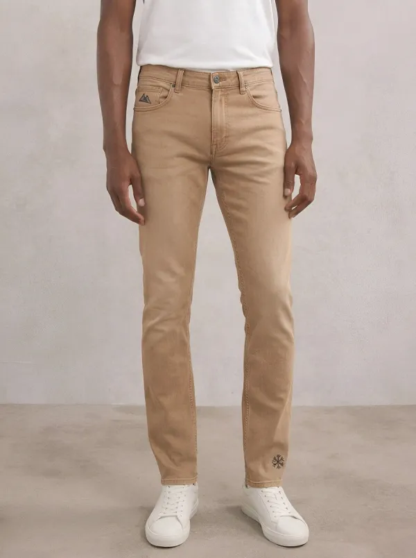 Men's Contemporary Everyday Mountain Logo Embroidered Stretch Denim Jeans