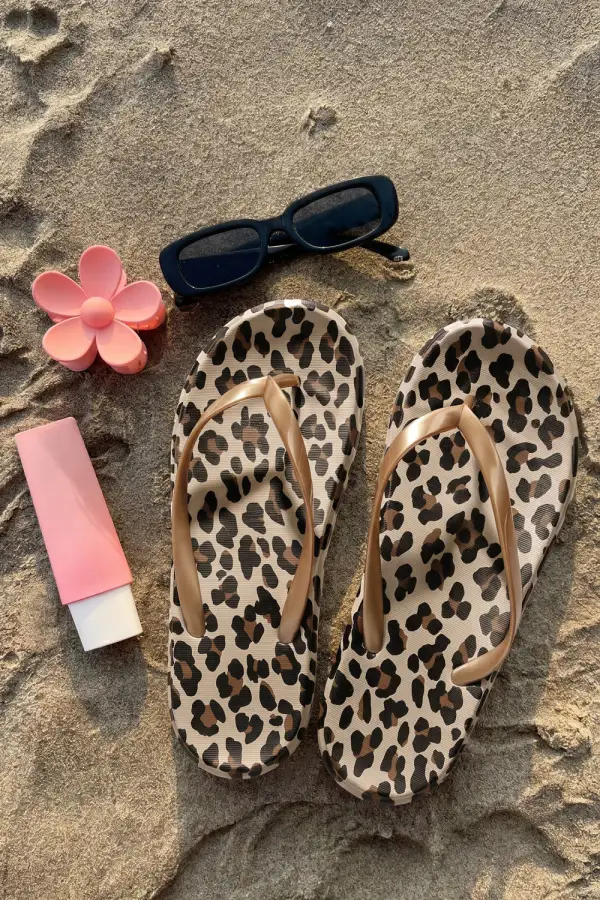 Sleek Strap Leopard Contrast Casual Slipper