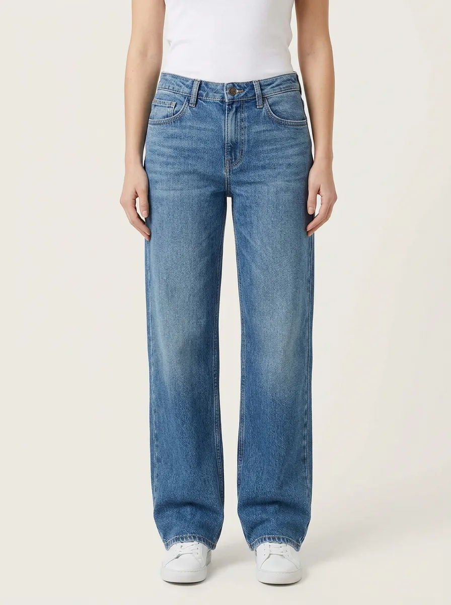 Women's Relaxed Whiskered Washed Wide-Leg Denim Jeans