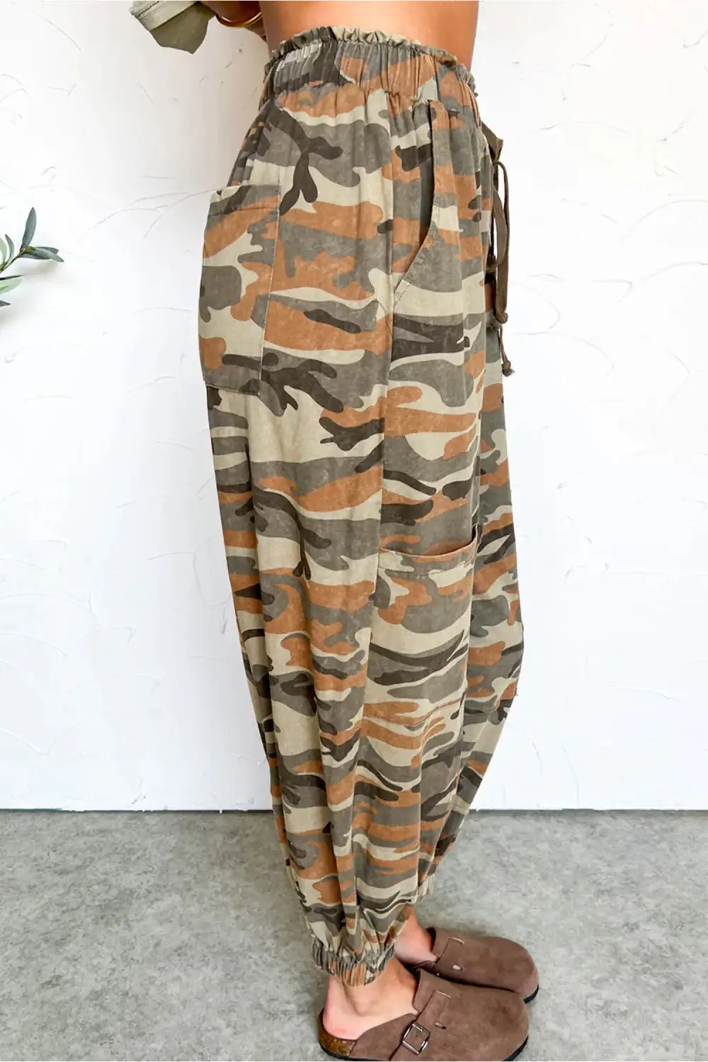 Drawstring Elastic-Waist Pocketed Cargo-Detail Jogger Pants