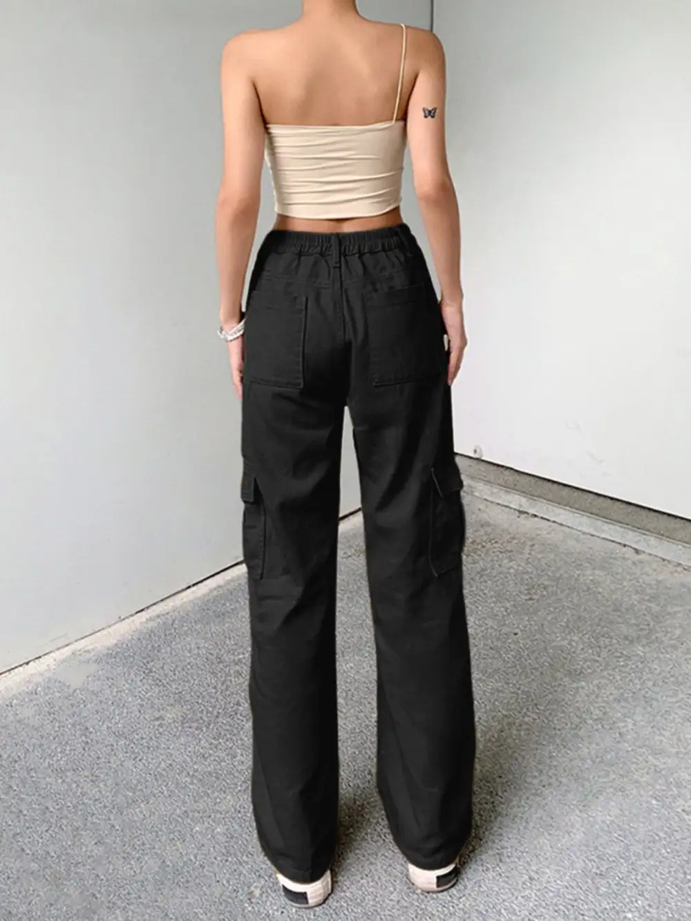 Laid-Back Washed Pocketed Stretch Straight Leg Jeans