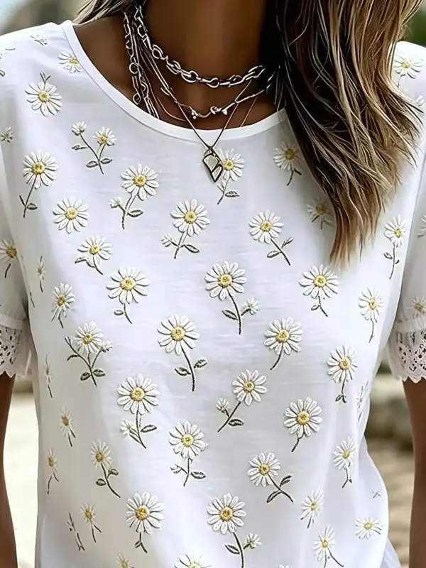 Daisy Embroidered Lace Detail Puff Sleeve T-Shirt