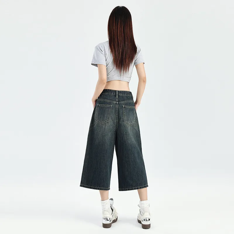 Relaxed Wide Leg Cropped Jeans