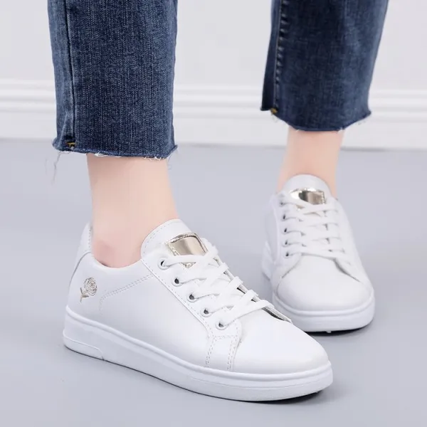 Lightweight Metallic Accent Everyday Casual Flats