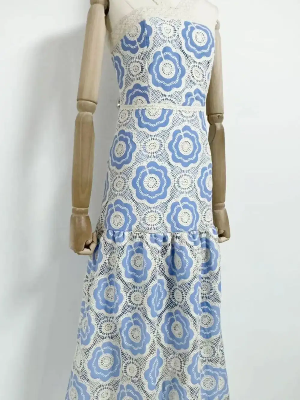 Lace Tiered Sleeveless Midi Dress