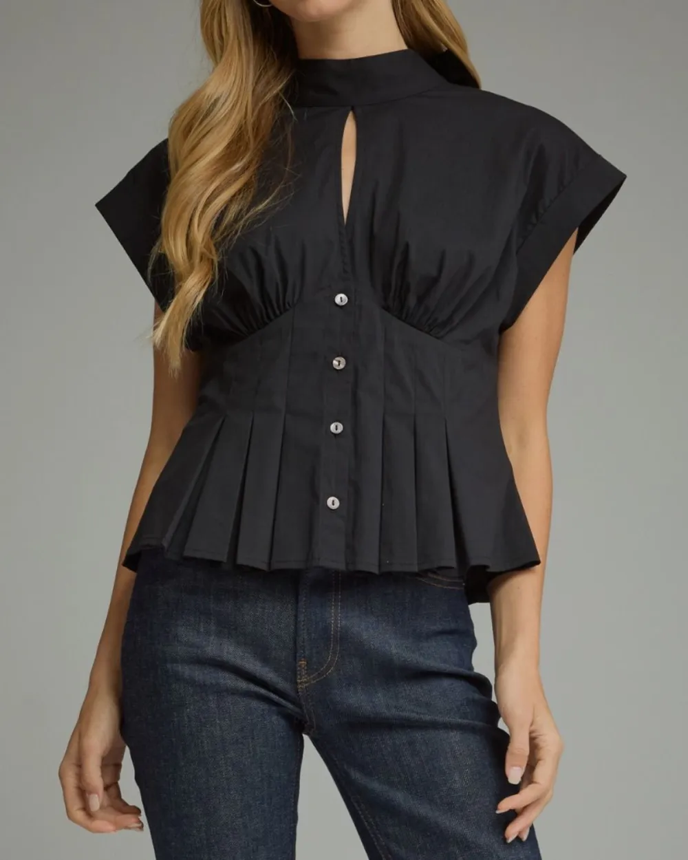 Keyhole Detail Top