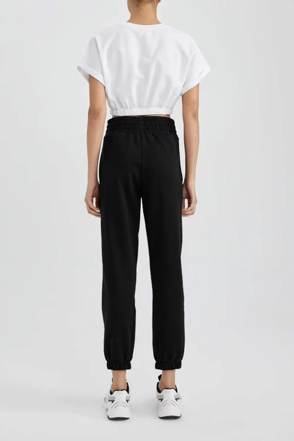 Standard Fit Jogger Sweatpants