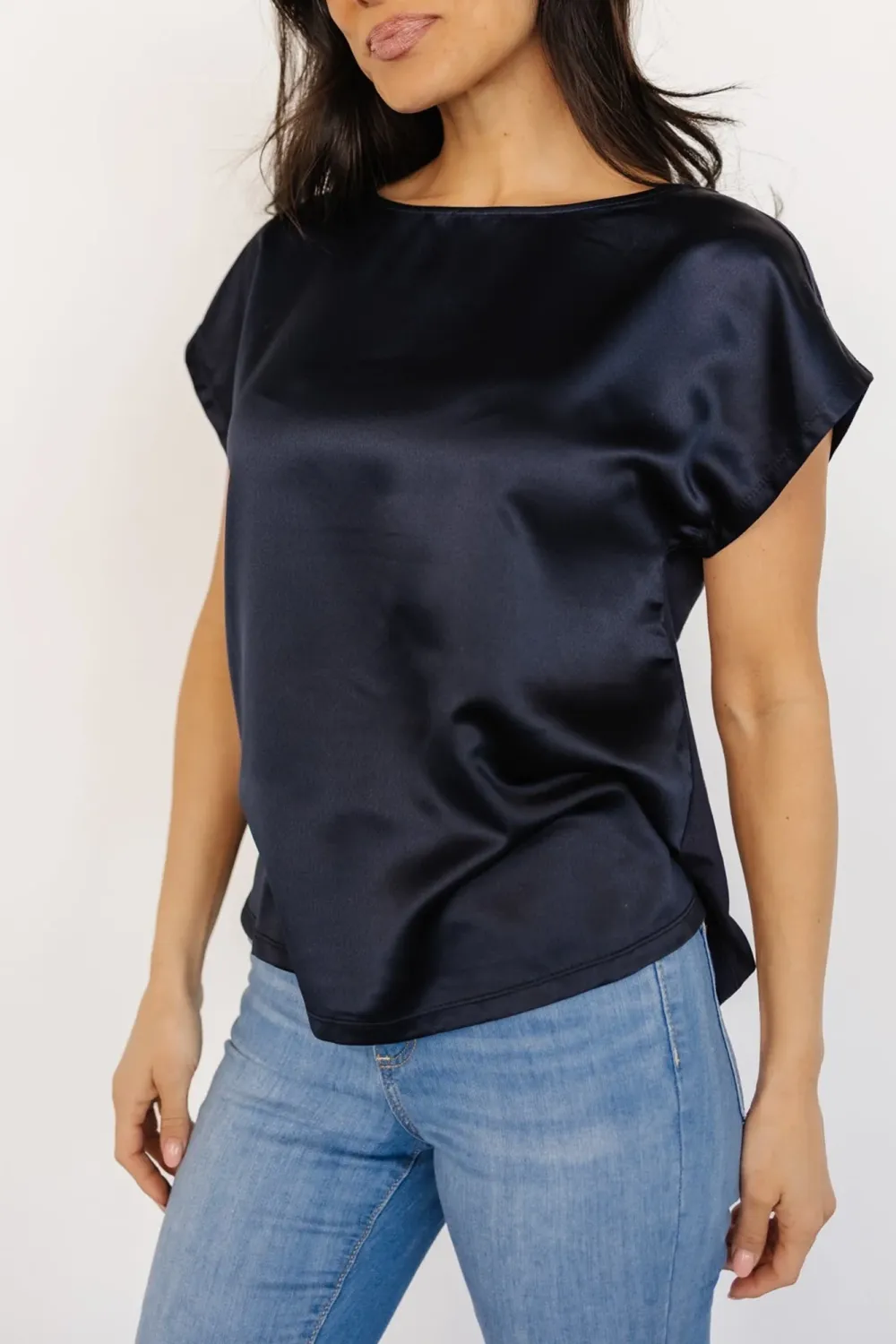 Simple Silky And Breathable Round Neck Shirt