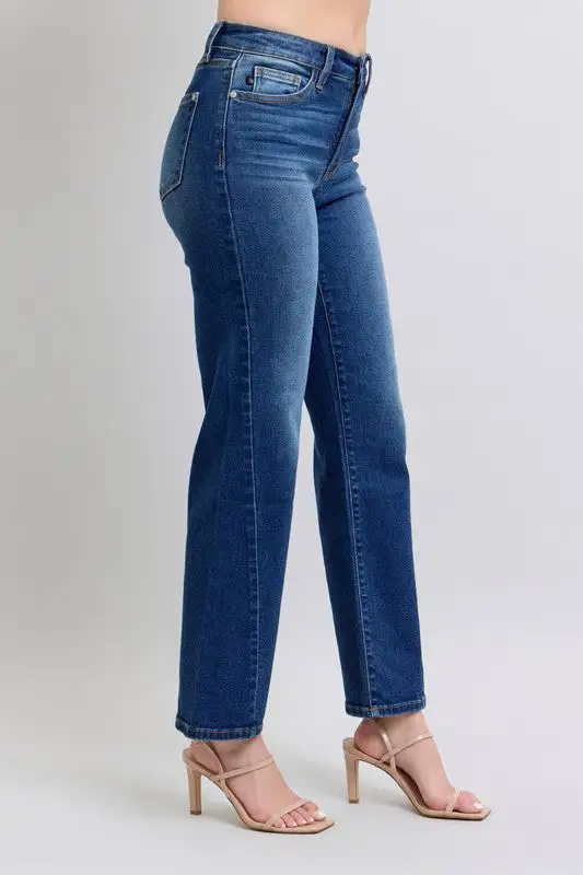 Classic Washed Pocketed Stretch Straight Leg Jeans