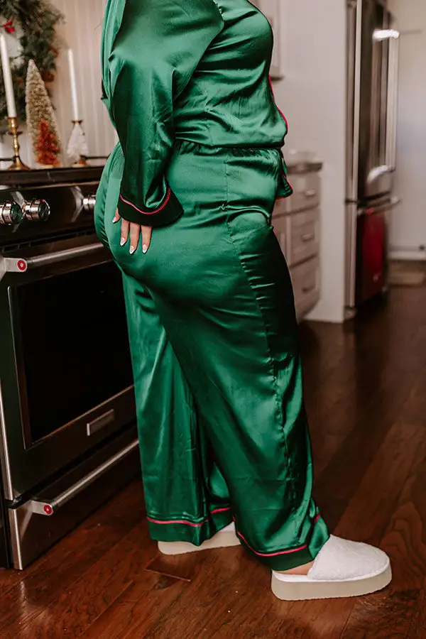 Feeling Luxurious Satin Pajama In Hunter Green Curves