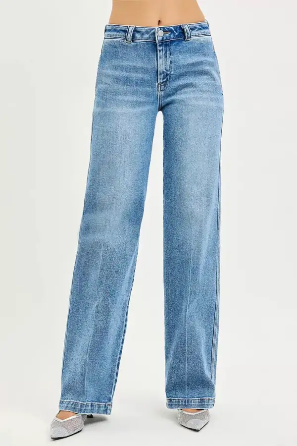 Refined Relaxed Washed Pocketed Stretch Straight Leg Jeans
