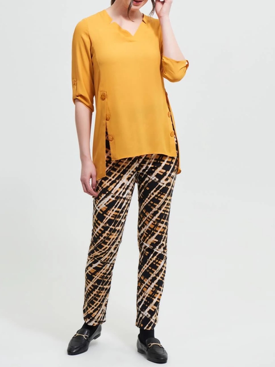 Marigold V - Neck 3/4 - Sleeve Top