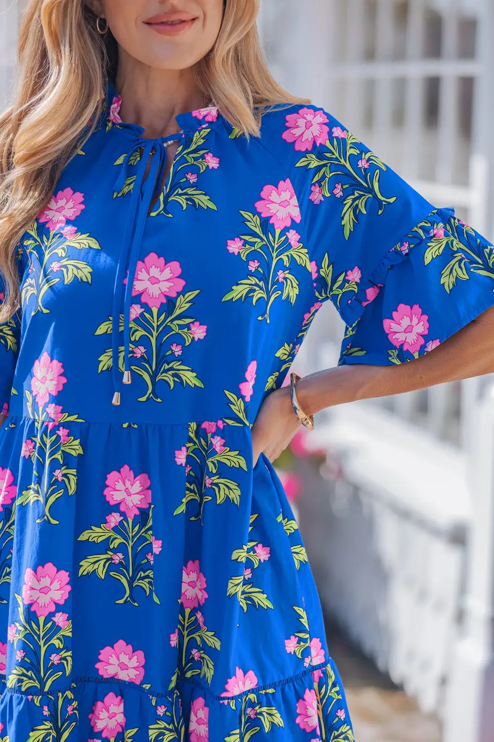 Relaxed Shape Floral V Neck Short Sleeve Dress