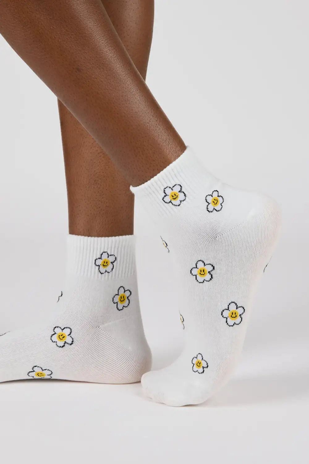 Modern Flower Smiley Face Short Socks