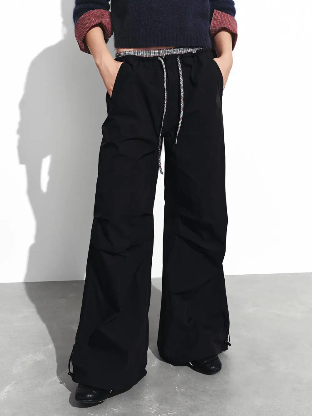 Women's Black And Blue Checkered Wide-Leg Pants With A Casual Style
