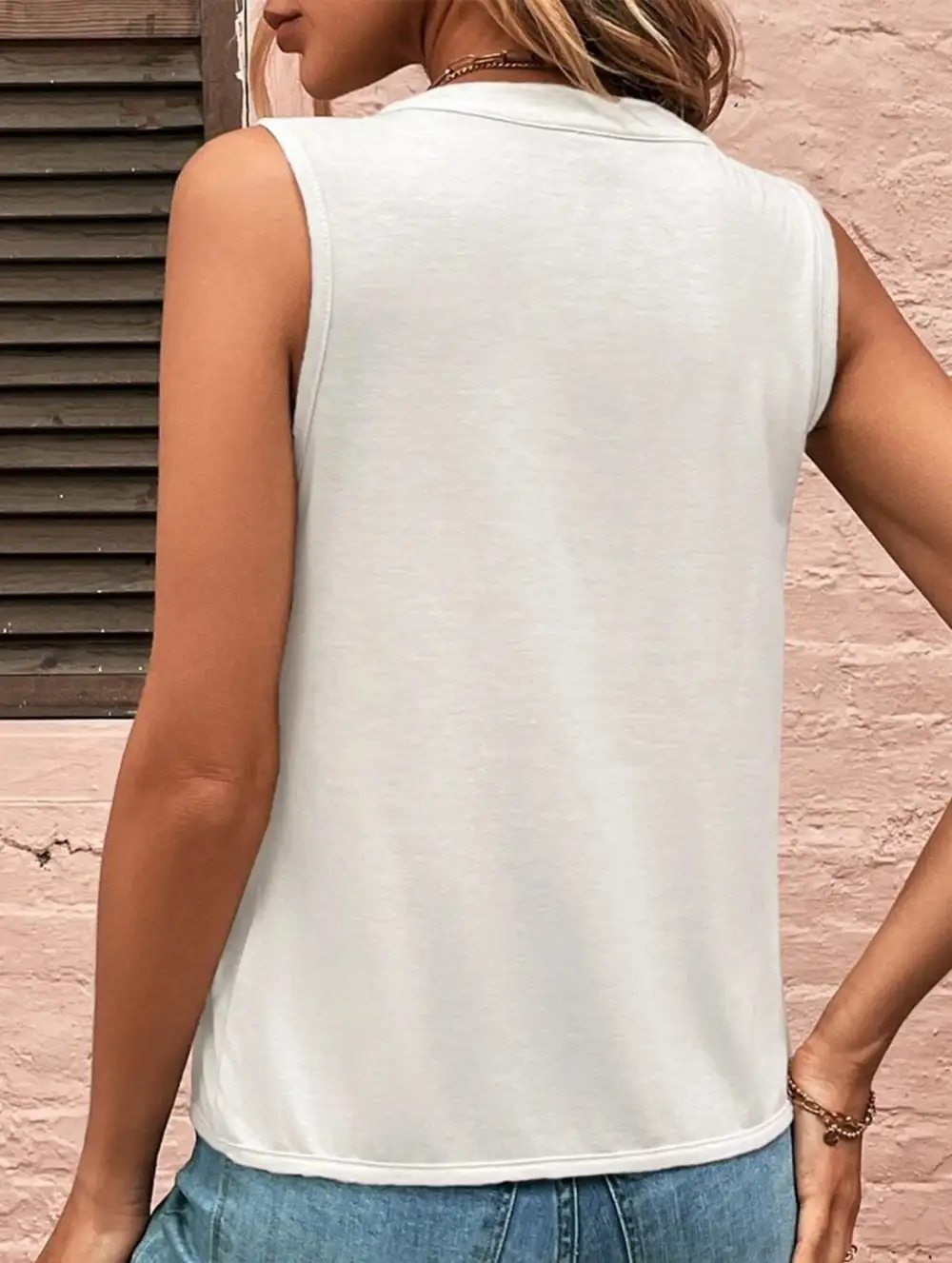 Slim Fit Pleats Sleeveless V-Neck Top
