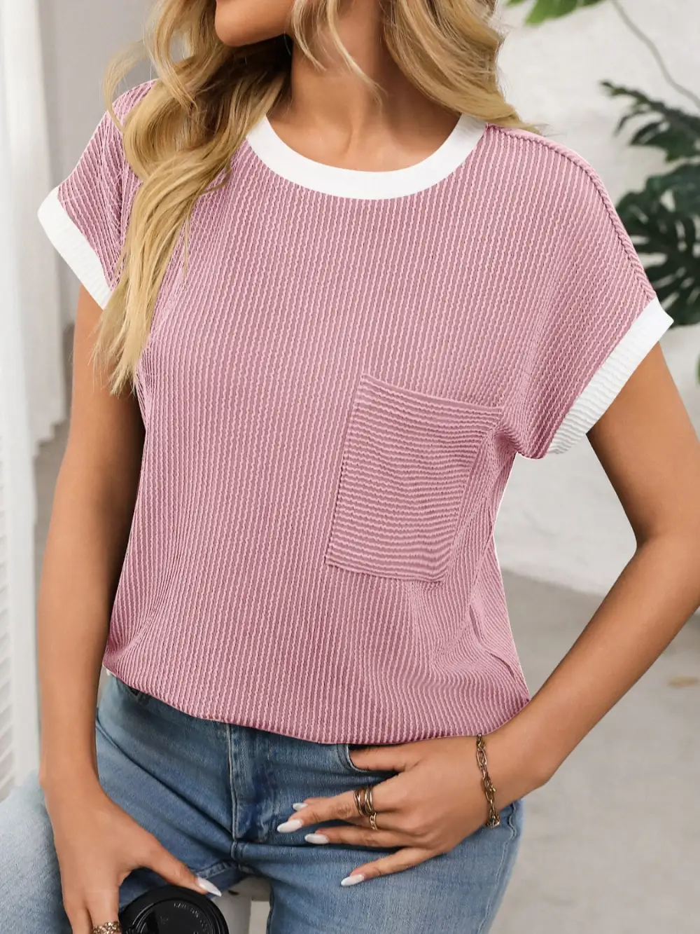 Round-Neck Short-Sleeve Contrast-Trim T-Shirt