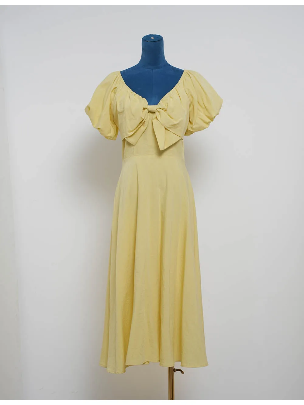 Chic Bow Neck Puff Sleeves Solid Color Midi Dress