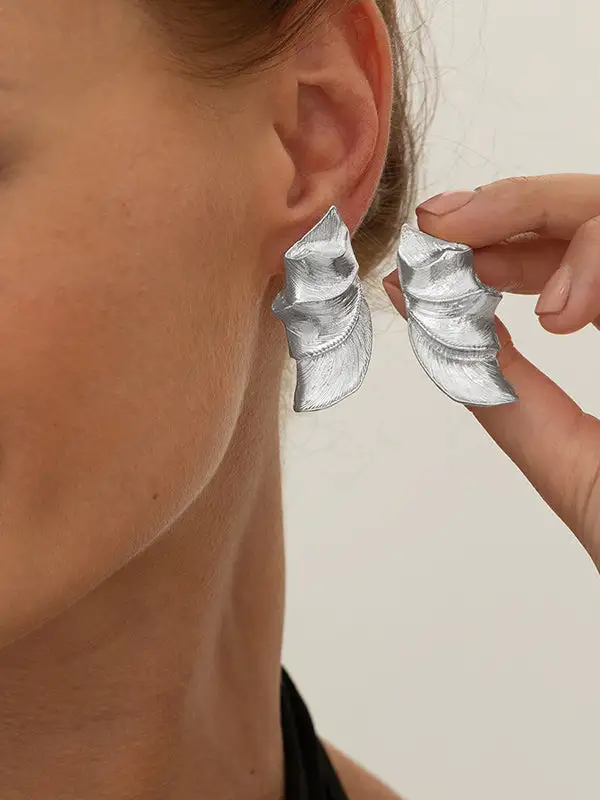Distinctive Twisted Drop Earrings