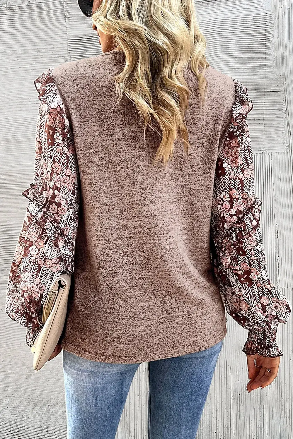Clean Soft Floral V-Neck Blouse