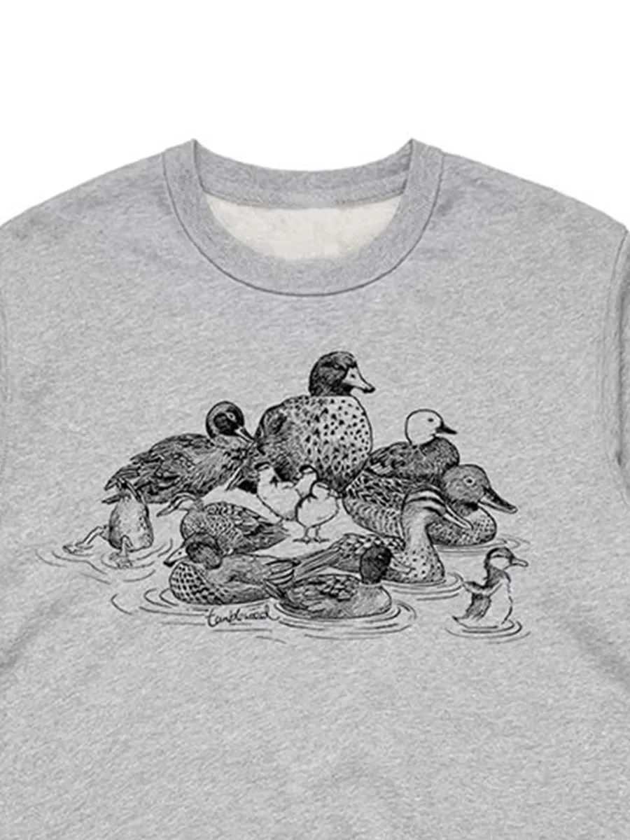 A versatile casual sports shirt with a simple duck-pattern design