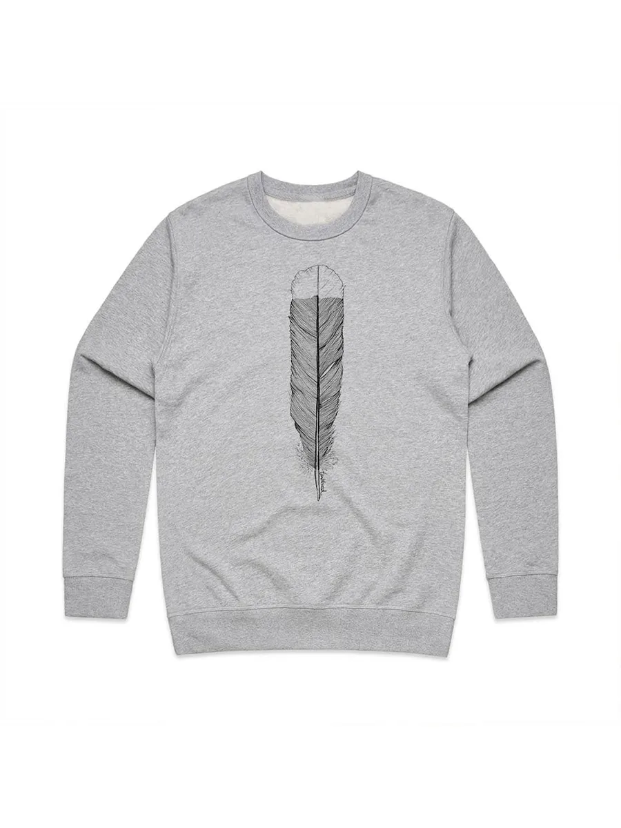 A versatile sports shirt with simple animal feather patterns
